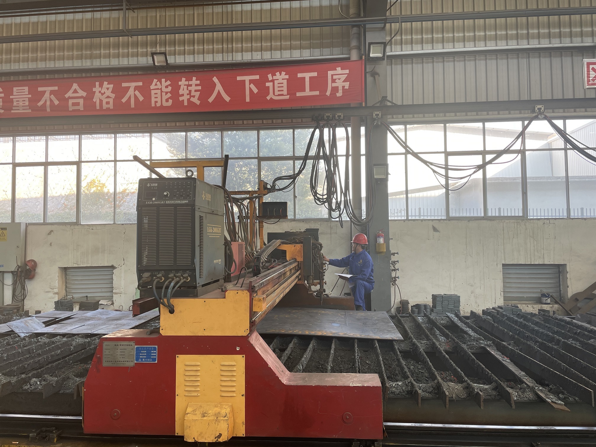 道路工程改造提速：老城区交通动脉焕新记